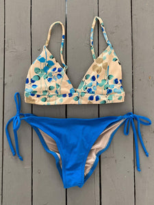 Are you going to a tropical island destination on your next vacation? One of the must-have items is perfect vacation swimwear. This non adjustable triangle bikini top will be the perfect bikini top to wear. Its made with the finest quality of soft and stretchy Lycra to achieve the best fit. Order yours today. @jillesbikinis  