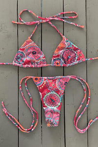 Such a cute print! Feel beautiful in this fuchsia pink triangle bikini top. Perfect for the beach or pool. Made with the finest quality of soft and stretchy Lycra to achieve the best fit. All bikinis are also lined with the finest quality of lining inside. Order yours today. @jillesbikinis  