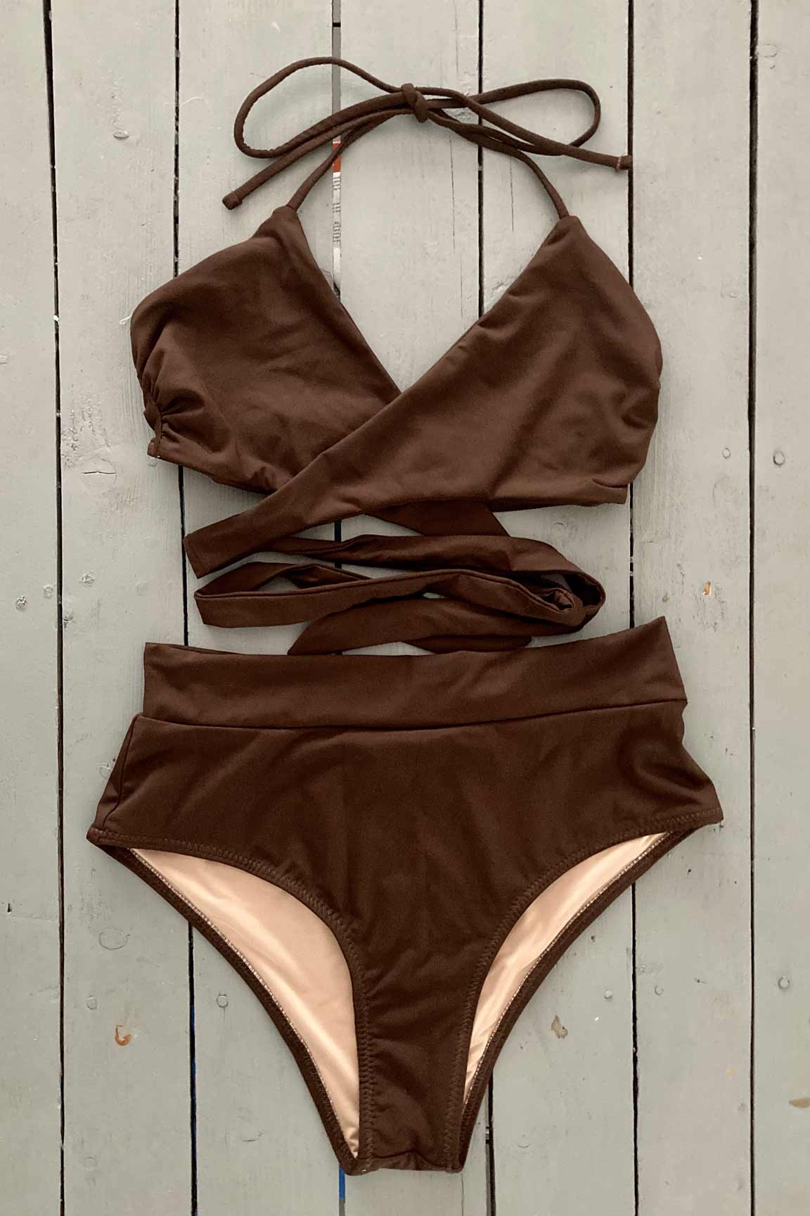 Look good and feel good in one of our high waisted bikini bottoms. These bikini bottoms offer a more modest fit. They are made with the finest quality of soft and stretchy Lycra to achieve the best fit. Order yours today. @jillesbikinis  
