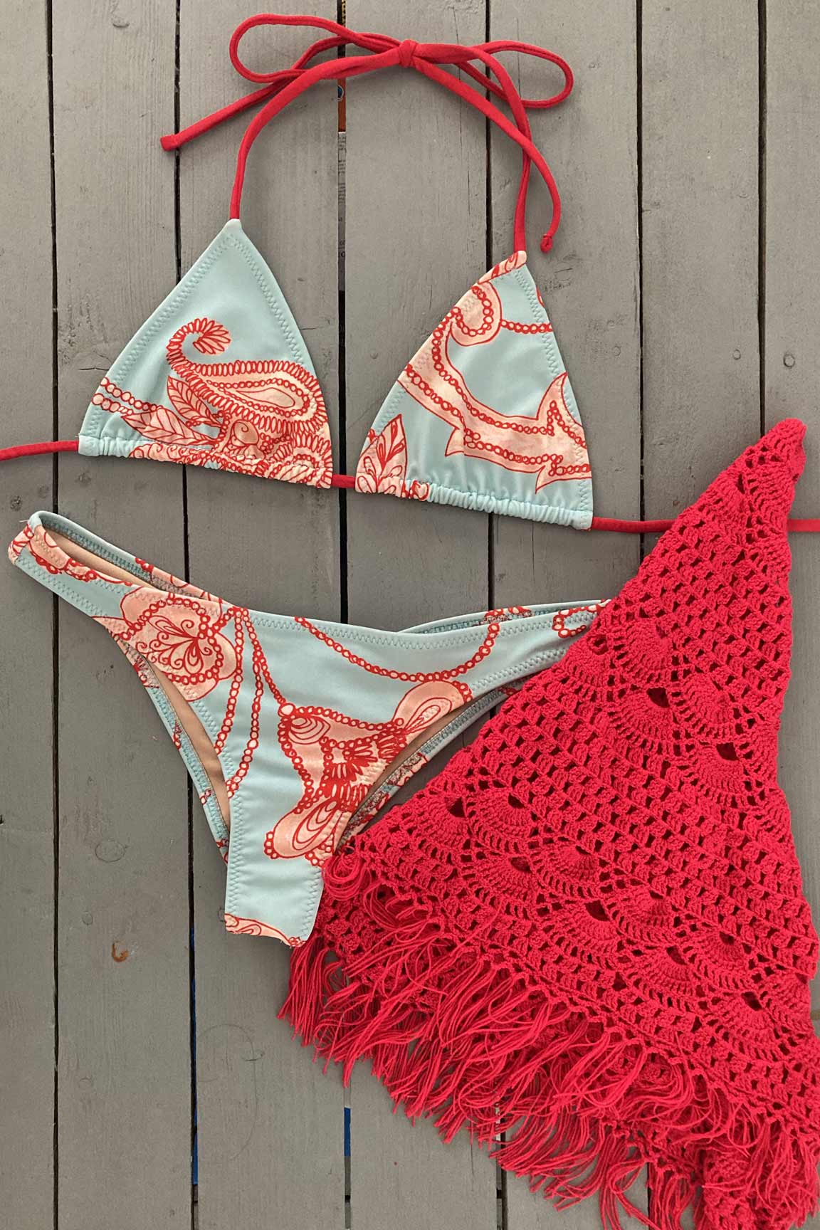 Enjoy days at the beach or pool in this super cute classic bikini bottom with scrunch. Jilles Bikinis are always made with the finest quality of soft and stretchy Lycra to achieve the best fit. Order yours today. @jillesbikinis 